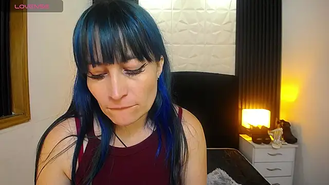 alicia moom online show from 12/30/24, 06:16