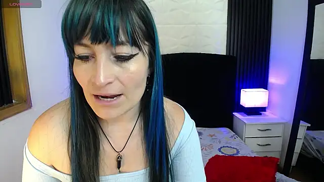 alicia moom online show from 03/22/25, 02:14