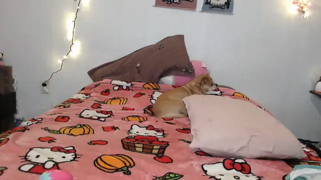 Snapshot of Cupcakecutie449 chatting on 10/29/25, 07:21 Cupcakecutie449 online show from 10/29/25, 07:21