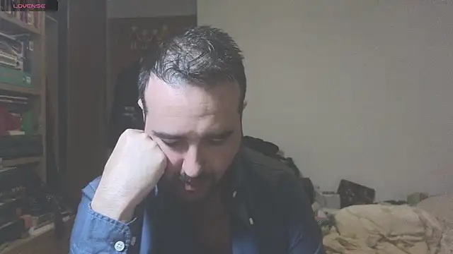 curiosillo83 online show from 02/17/25, 07:53