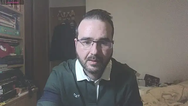 curiosillo83 online show from 02/19/25, 03:16