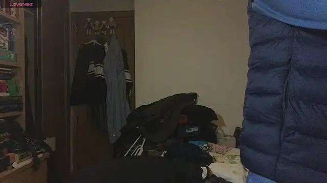 curiosillo83 online show from 02/21/25, 12:49