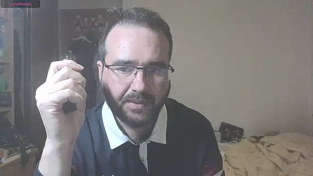 curiosillo83 online show from 02/21/25, 02:59