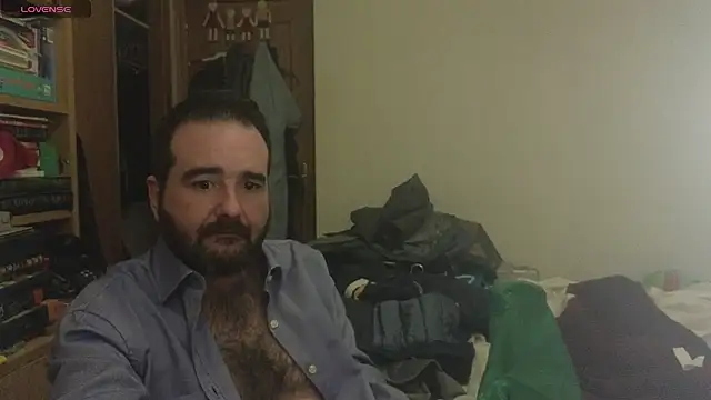 curiosillo83 online show from 03/01/25, 05:42