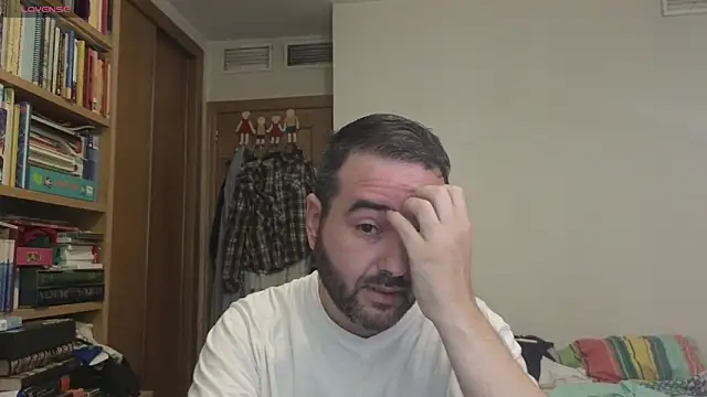 curiosillo83 online show from 10/05/25, 04:49