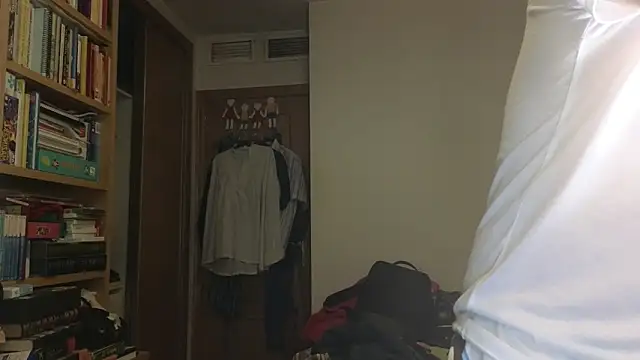 curiosillo83 online show from 10/11/25, 04:05