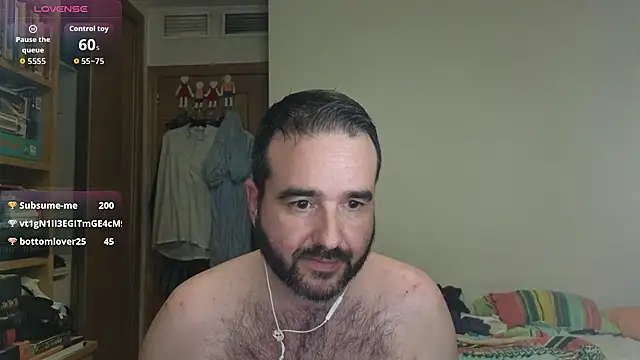 curiosillo83 online show from 10/15/25, 02:33