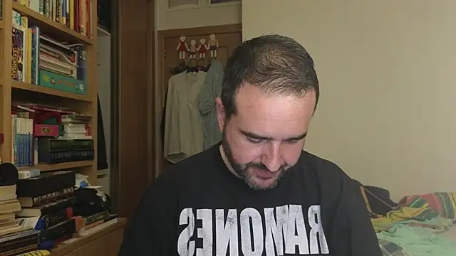 curiosillo83 online show from 10/20/25, 03:01