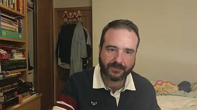 curiosillo83 online show from 11/10/25, 04:39