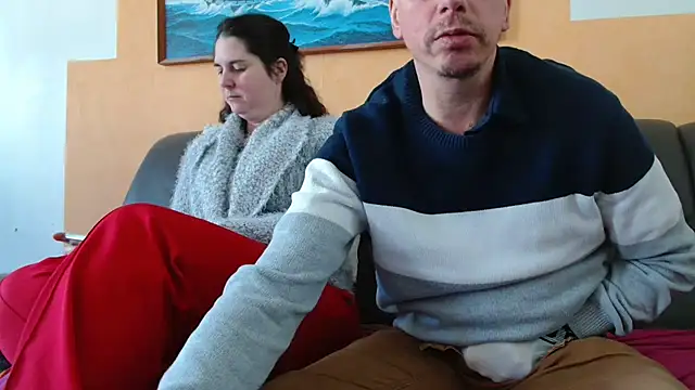 Snapshot of neennees chatting on 02/16/25, 12:32 neennees online show from 02/16/25, 12:32