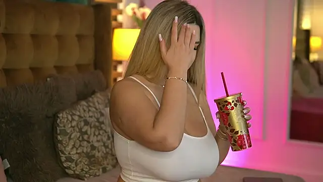 SophieBoobsX online show from 11/15/25, 06:55