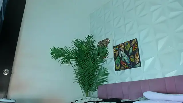 Hellen Sky online show from 10/31/25, 07:04