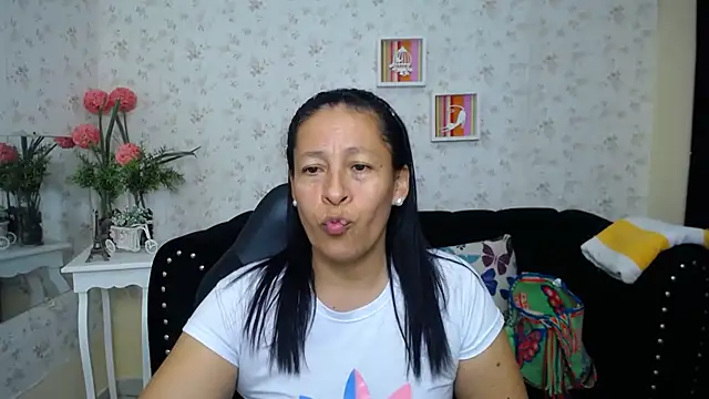 mature martina online show from 02/08/25, 10:40