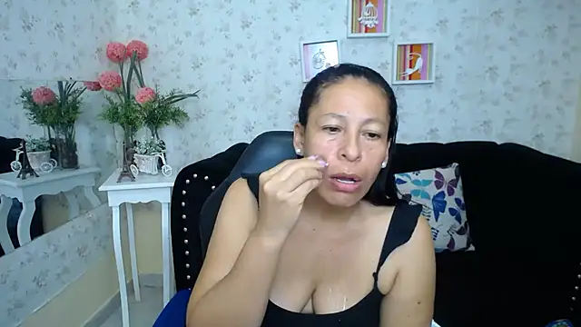 mature martina online show from 02/09/25, 05:50