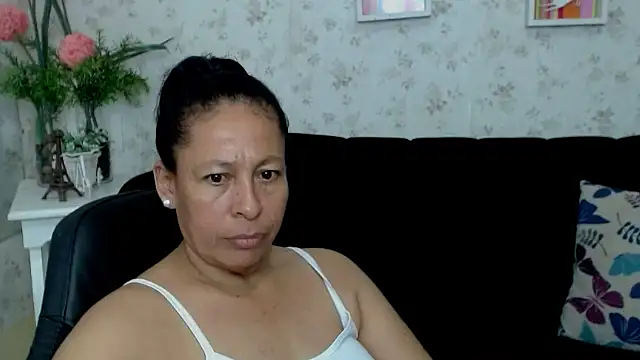mature martina online show from 03/08/25, 04:34