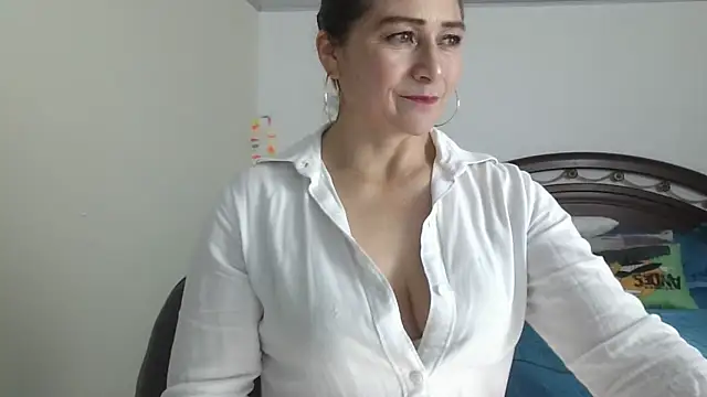 Snapshot of ruby-milf1 chatting on 12/18/24, 09:40 ruby-milf1 online show from 12/18/24, 09:40