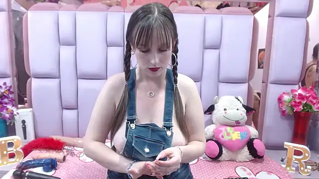 Snapshot of Belly_Rosse chatting on 12/03/24, 02:27 Belly Rosse online show from 12/03/24, 02:27