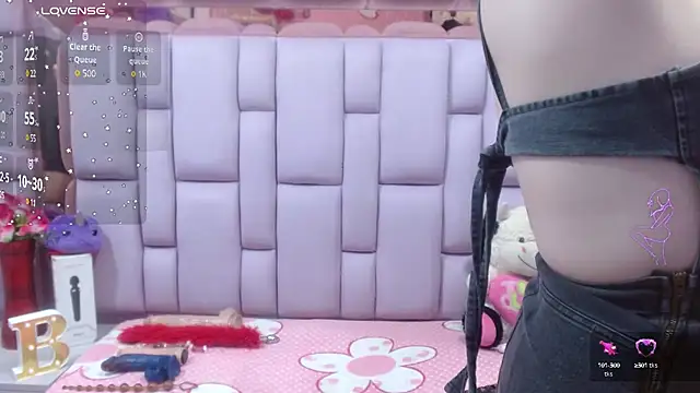 Snapshot of Belly_Rosse chatting on 03/13/25, 02:33 Belly Rosse online show from 03/13/25, 02:33