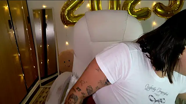 Snapshot of bigbooty-30 chatting on 01/05/25, 01:35 bigbooty-30 online show from 01/05/25, 01:35