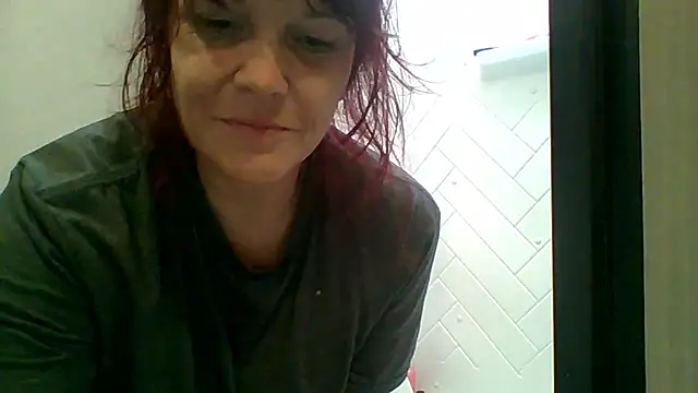 Snapshot of spundarella420 chatting on 12/17/24, 03:39 spundarella420 online show from 12/17/24, 03:39