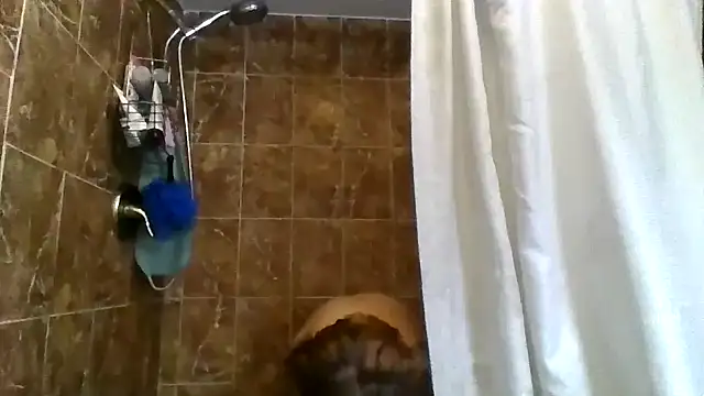 Snapshot of spundarella420 chatting on 09/23/25, 12:08 spundarella420 online show from 09/23/25, 12:08