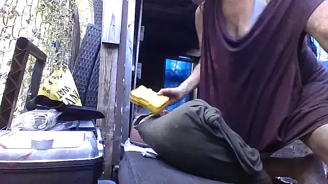 Snapshot of spundarella420 chatting on 09/24/25, 09:51 spundarella420 online show from 09/24/25, 09:51