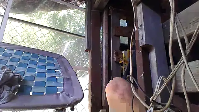 Snapshot of spundarella420 chatting on 10/10/25, 06:29 spundarella420 online show from 10/10/25, 06:29