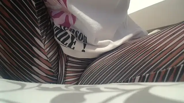 Snapshot of Web_Lady chatting on 10/11/25, 03:54 Web Lady online show from 10/11/25, 03:54