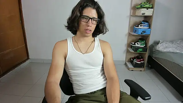 imtonny19 online show from 02/02/25, 03:28