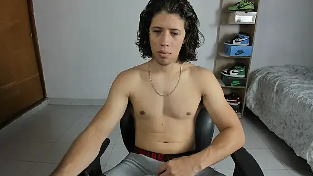 imtonny19 online show from 02/15/25, 09:48