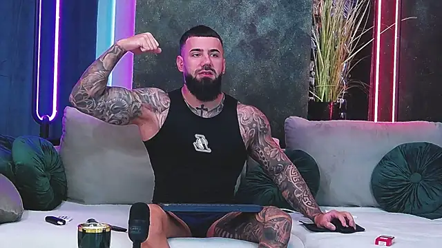 masterkingofmusclee online show from 01/15/25, 07:15