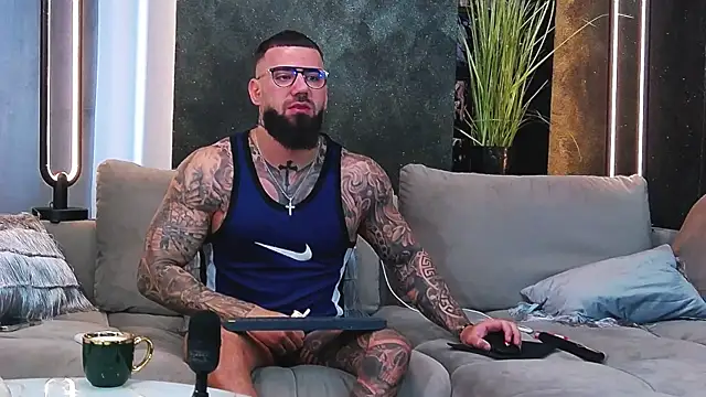 masterkingofmusclee online show from 03/17/25, 07:13