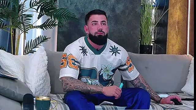 masterkingofmusclee online show from 10/16/25, 08:15