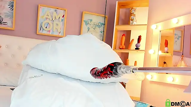 julyanna  online show from 10/08/25, 08:39