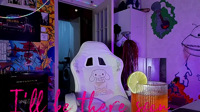 Sunny Mouse  online show from 09/17/25, 04:41