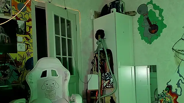 Sunny Mouse  online show from 09/25/25, 07:39