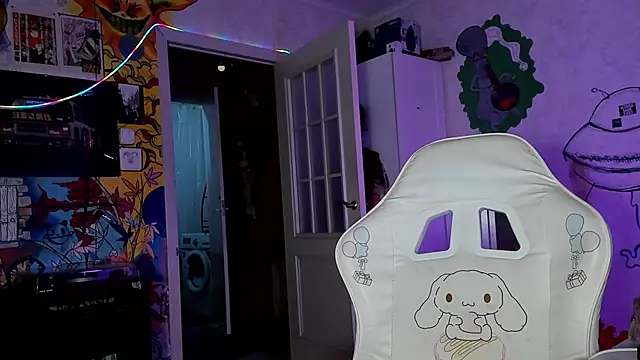 Sunny Mouse  online show from 10/06/25, 04:15