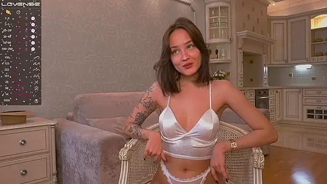 LillyCrei online show from 02/11/25, 01:41