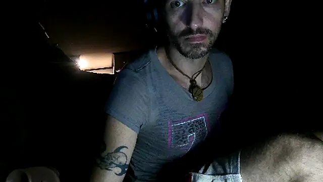 Bi curious86 online show from 09/26/25, 05:44