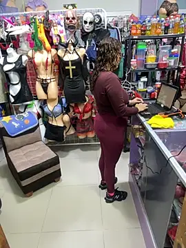 ROSALIALUCY online show from 11/05/25, 11:43