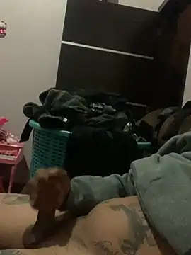 Snapshot of giovzaev chatting on 12/08/24, 05:18 giovzaev online show from 12/08/24, 05:18