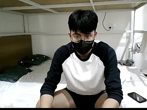 Gwencloudy online show from 10/10/25, 02:16