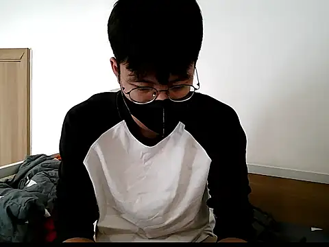 Gwencloudy online show from 10/18/25, 08:37