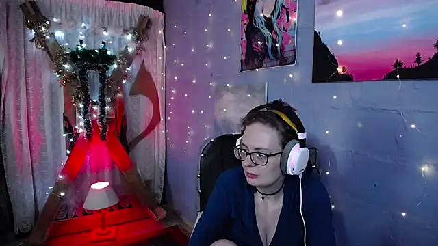 Snapshot of FunAfterDark chatting on 12/25/24, 12:47 FunAfterDark online show from 12/25/24, 12:47