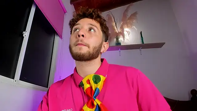 Juan Castano online show from 10/31/25, 09:32