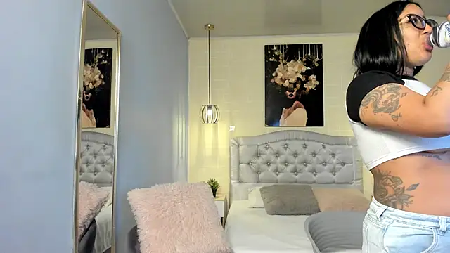 ayshel   online show from 01/20/25, 06:21