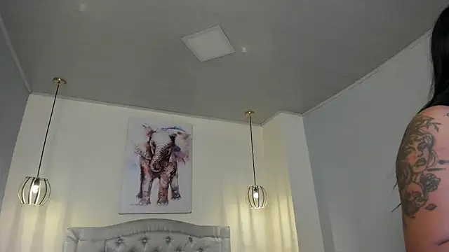 ayshel   online show from 10/01/25, 04:40