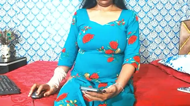 nikitahot3 online show from 10/17/25, 02:19