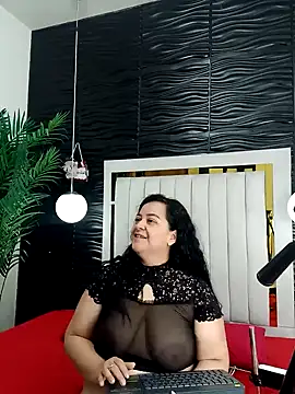 Snapshot of lucia_vonne_ chatting on 01/07/25, 12:09 lucia vonne online show from 01/07/25, 12:09