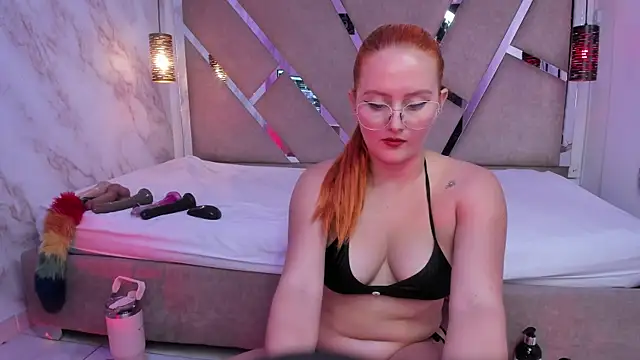 Renatta   online show from 10/09/25, 08:40